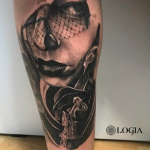 tatuaje-pierna-retrato-logia-barcelona-Annie-Blesok 